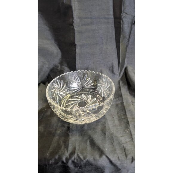 Vintage Crystal Bowl Pinwheel Pattern 8.5" tell by 3 inch high - some scratches - Picture 2 of 9